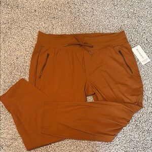NWT Athleta Trekkie North Jogger